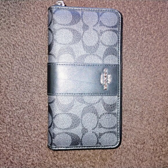 Coach bag and Coach Wallet - Picture 6 of 7